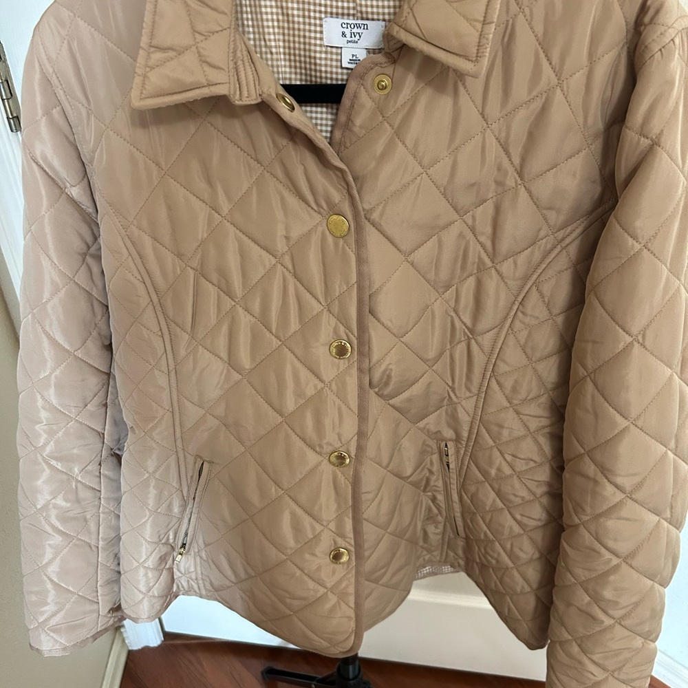 Crown & Ivy Women's Beige Quilted Barn Jacket